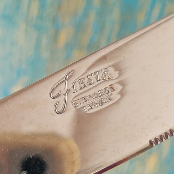 Fiesta Pearl Gray Flatware ~ Knife & 2 Small Forks ~ Retired Swirl ~ Post 86 - Picture 11 of 15